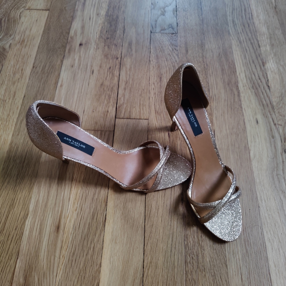 Ann Taylor, Size 7.5, glittery gold heels